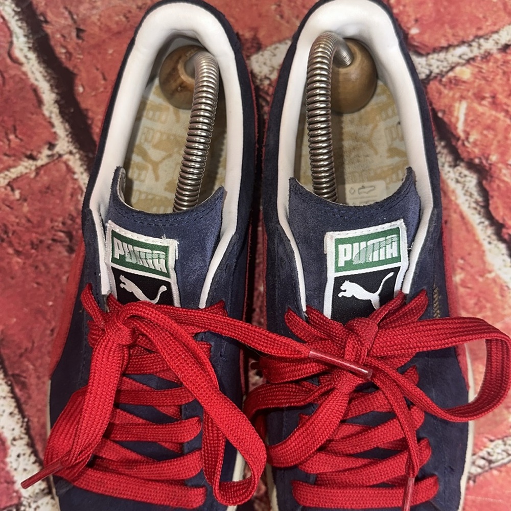 Vintage European style  Puma Navy Blue Suede Unisex Sneakers Size Women’s 6.5 - Picture 4 of 9